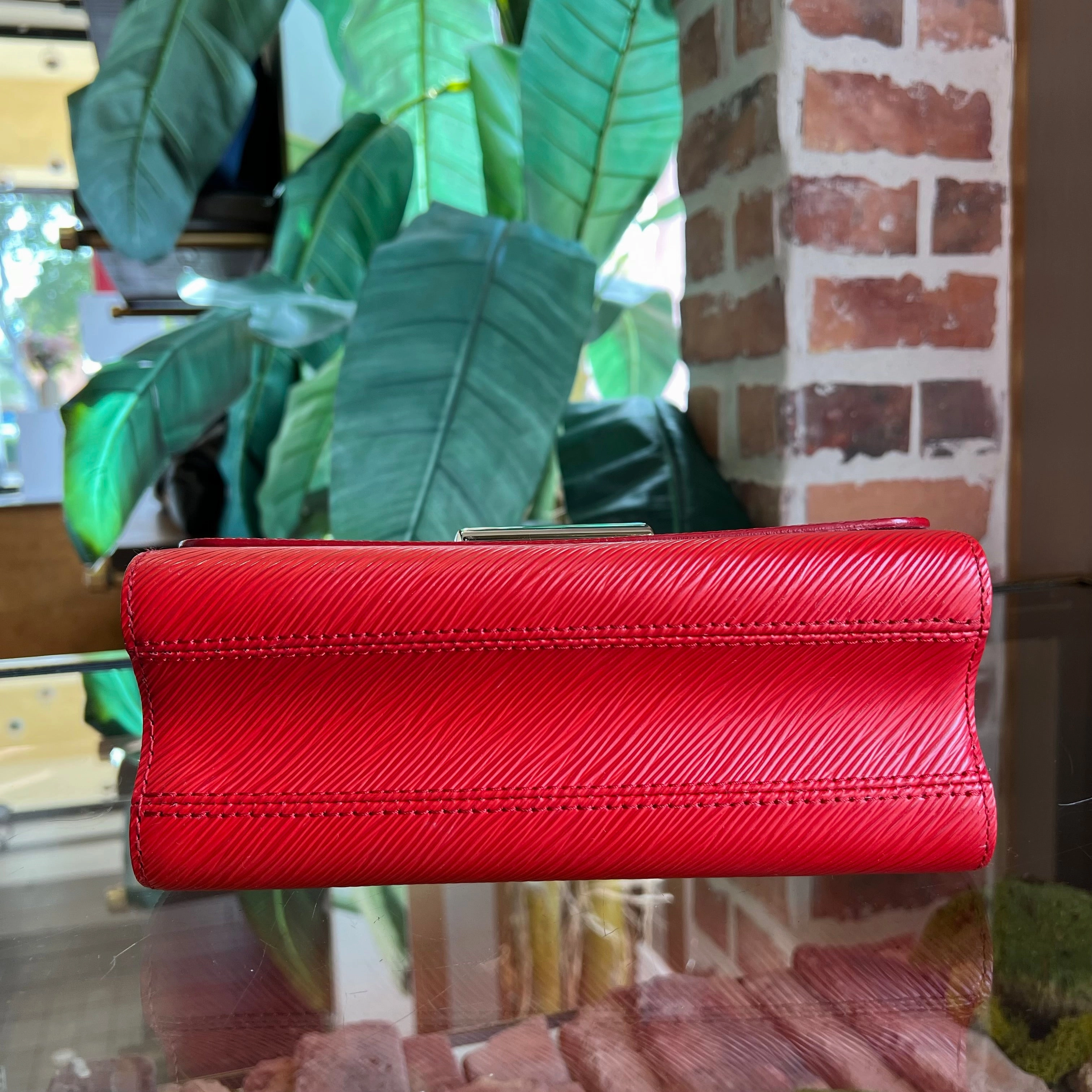 LOUIS VUITTON Twist MM Red Epi Leather Bag Coquelicot